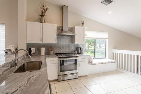 10624 Tropic Palm Avenue #202, Boynton Beach FL - photo 14 of 42