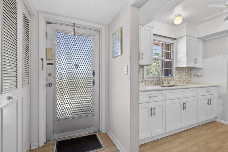 2 bedroom Condominium at 1 Golfs Edge #F, Century Village Golfs Edge Conds A Thru G, West Palm Beach — photo 3