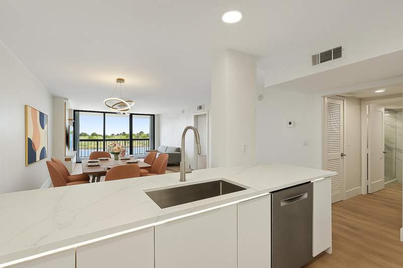 2 bedroom Condominium at 356 Golfview Road #405, Governors Pointe Condo, North Palm Beach — photo 4