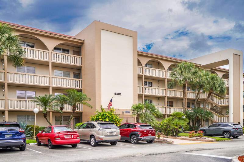 2 bedroom Condominium at 4401 Martinique Court #D2, Martinique Village II D Condo, Coconut Creek — photo 2