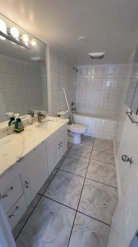 401 Golden Isles Drive #602, Hallandale Beach FL - photo 18 of 30