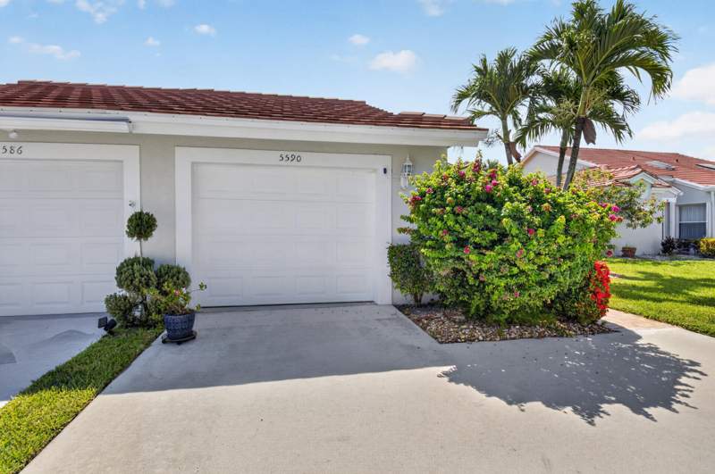 3 bedroom Villa at 5590 Royal Lake Circle, Coral Lakes V, Boynton Beach — photo 2