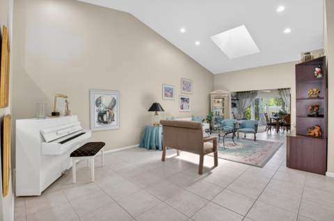 5590 Royal Lake Circle, Boynton Beach FL - photo 8 of 74