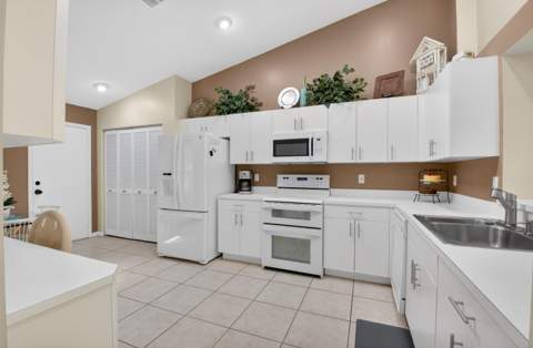 5590 Royal Lake Circle, Boynton Beach FL - photo 14 of 74