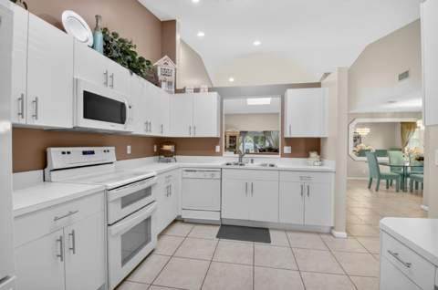 5590 Royal Lake Circle, Boynton Beach FL - photo 17 of 74