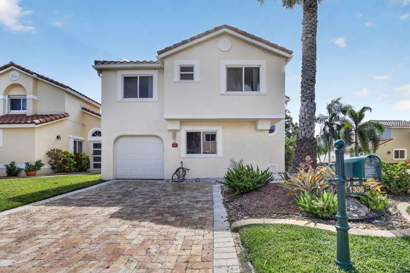 3 bedroom Single Family Residence at 1306 SE 5th Court, U S Lend Lease Plat No One, Dania Beach — photo 2