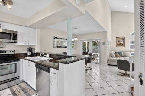 1306 SE 5th Court, Dania Beach FL - photo 13 of 43