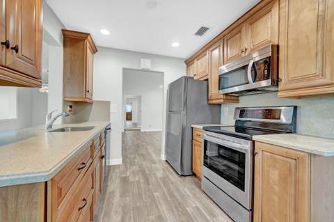 714 SW 16th Street, Boynton Beach FL - photo 10 of 42