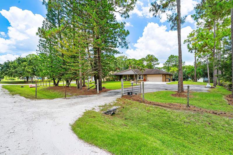 4 bedroom Single Family Residence at 14732 63rd Court, The acreage , Loxahatchee — photo 2