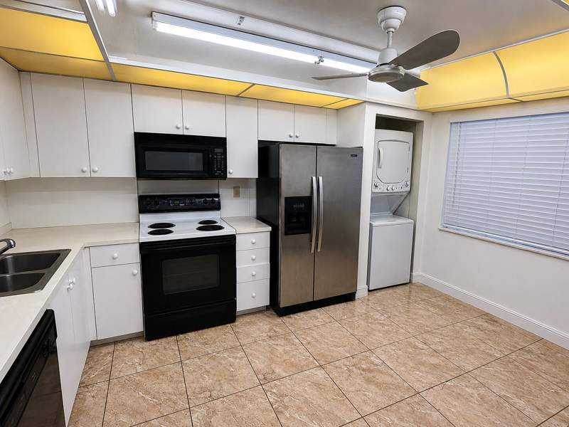 1 bedroom Condominium at 1000 Colony Point Circle #315, Colony Point 2 Condo, Pembroke Pines — photo 2