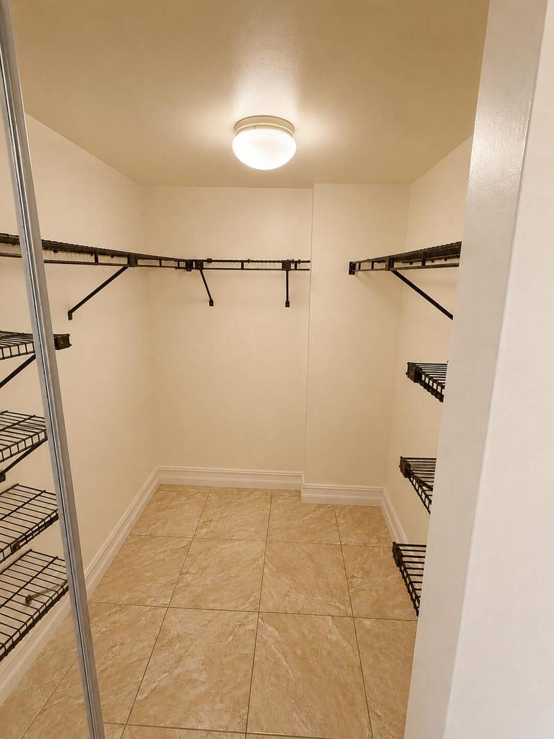 1 bedroom Condominium at 1000 Colony Point Circle #315, Colony Point 2 Condo, Pembroke Pines — photo 4