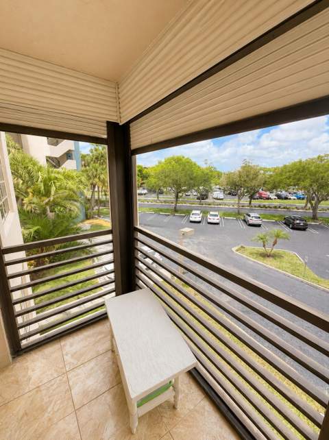 1000 Colony Point Circle #315, Pembroke Pines FL - photo 9 of 11