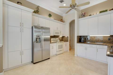 6554 Pavone Street, Lake Worth FL - photo 10 of 60