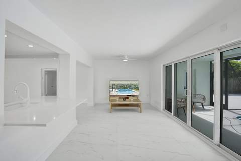 2030 N 54th Avenue, Hollywood FL - photo 12 of 57