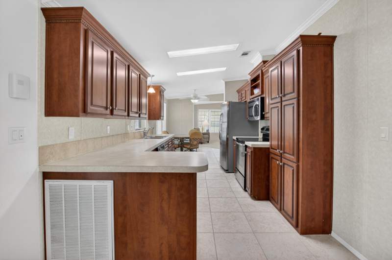 3 bedroom Manufactured Home at 5006 Curacas Bay, Jamaica Bay Mobile Home Co Op, Boynton Beach — photo 3