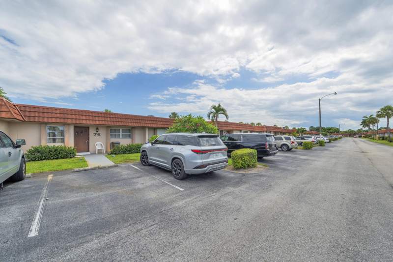 2 bedroom Villa at 5775 W Fernley Dr Drive #76, Cresthaven Condo Townhomes Sec 2, West Palm Beach — photo 4