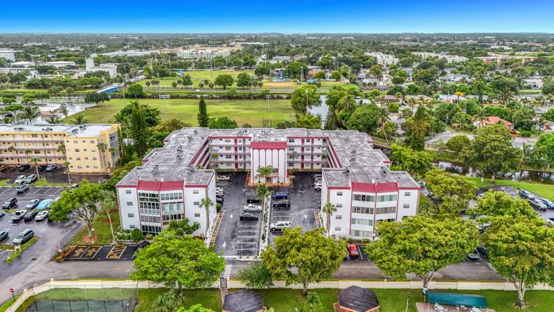 2 bedroom Condominium at 4270 NW 40th Street #401, Garnet Condo, Lauderdale Lakes — photo 4