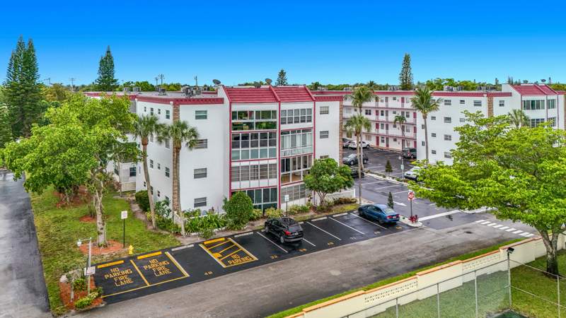 2 bedroom Condominium at 4270 NW 40th Street #401, Garnet Condo, Lauderdale Lakes — photo 5