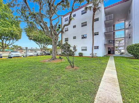4270 NW 40th Street #401, Lauderdale Lakes FL - photo 8 of 61