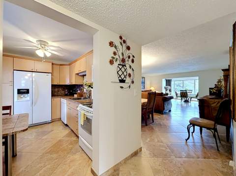 4270 NW 40th Street #401, Lauderdale Lakes FL - photo 13 of 61