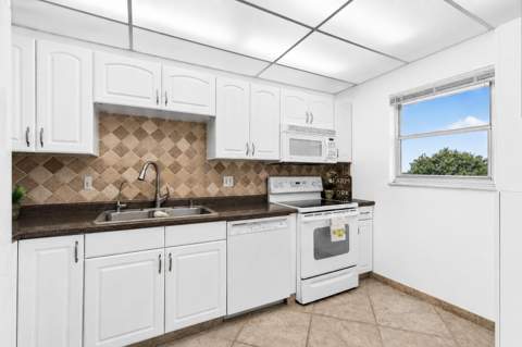 555 NW 4 Avenue #4230, Boca Raton FL - photo 11 of 39