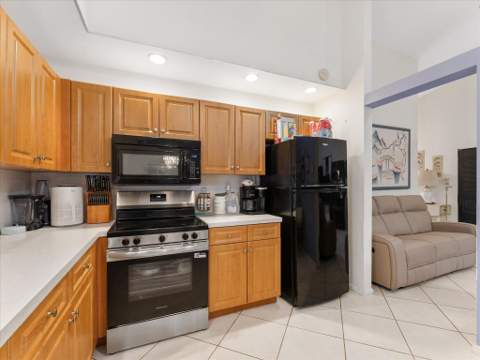 3897 Dafilee Circle, West Palm Beach FL - photo 14 of 49