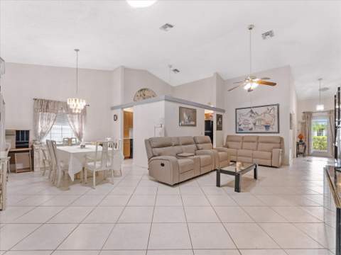 3897 Dafilee Circle, West Palm Beach FL - photo 15 of 49