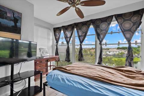 941 Crystal Lake Drive #402, Deerfield Beach FL - photo 13 of 23