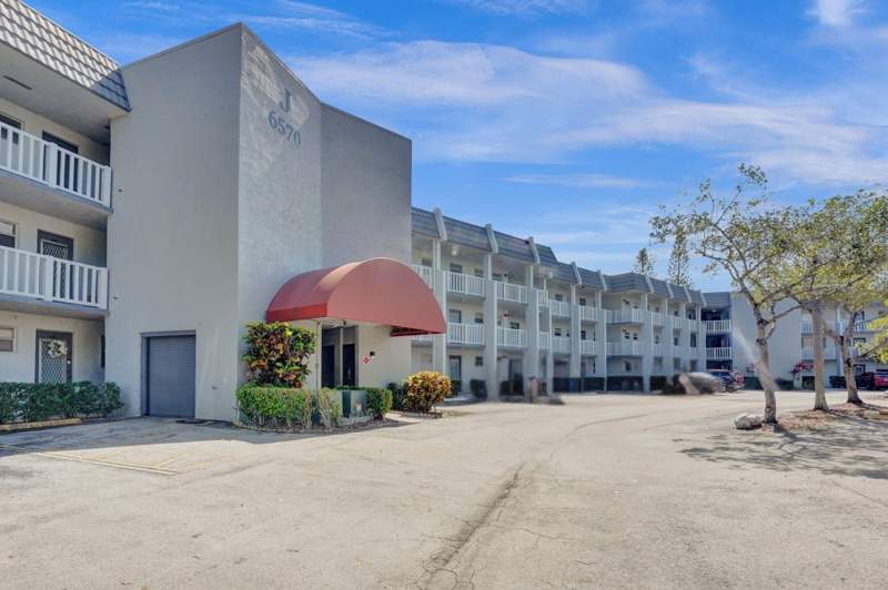 1 bedroom Condominium at 6570 Royal Palm Boulevard #210j, Royal Park Gardens I-J Condo, Margate — photo 3