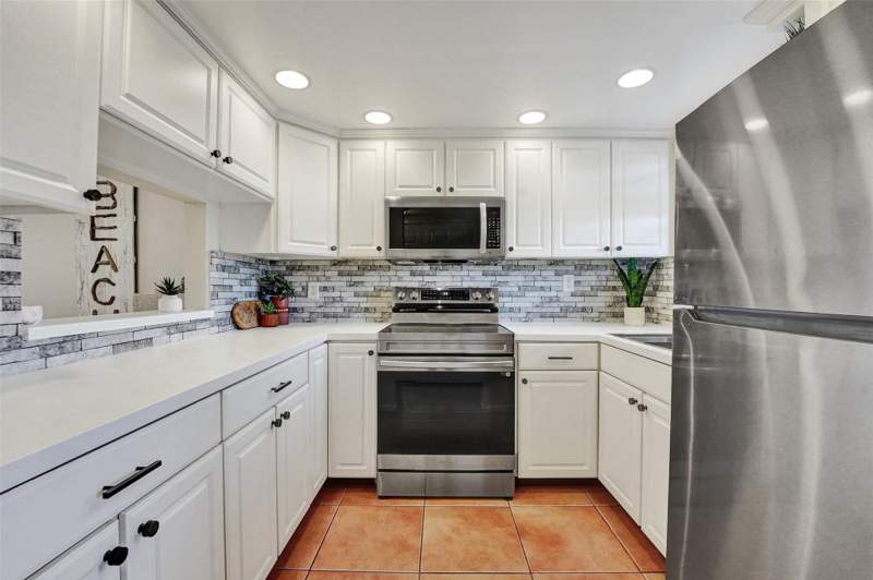 1 bedroom Condominium at 6570 Royal Palm Boulevard #210j, Royal Park Gardens I-J Condo, Margate — photo 2