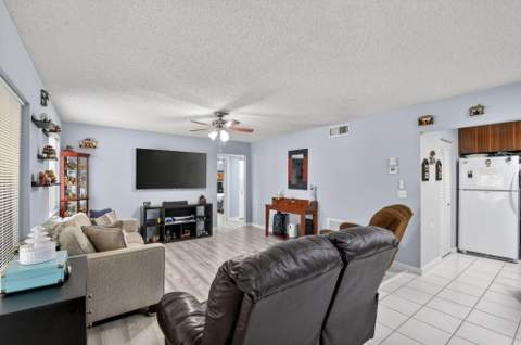 536 Shady Pine Way #A2, Greenacres FL - photo 10 of 42