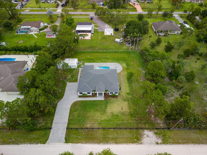 4 bedroom Single Family Residence at 17655 44th Place, Acreage, The Acreage — photo 3