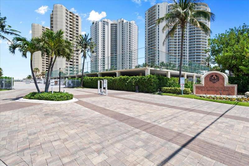 2 bedroom Condominium at 2800 N Ocean Drive #A-18c, Phoenix Towers Condo, Riviera Beach — photo 3
