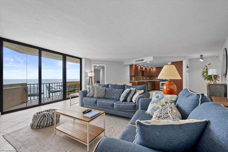 2 bedroom Condominium at 2800 N Ocean Drive #A-18c, Phoenix Towers Condo, Riviera Beach — photo 4