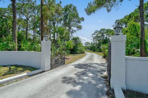 425 N Ffa Road, Fort Pierce FL - photo 9 of 107