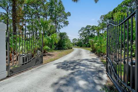 425 N Ffa Road, Fort Pierce FL - photo 8 of 107