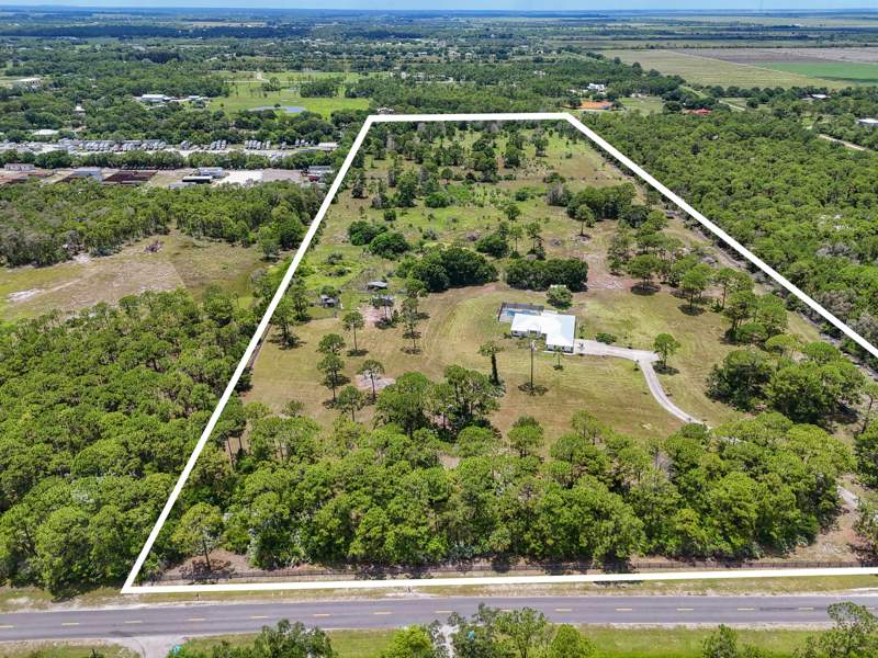 4 bedroom Single Family Residence at 425 N Ffa Road, Metes And Bounds, Fort Pierce — photo 4
