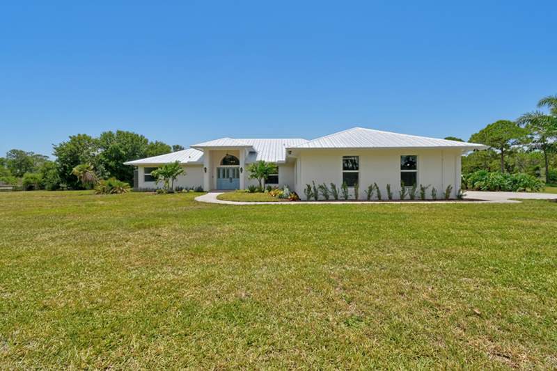 4 bedroom Single Family Residence at 425 N Ffa Road, Metes And Bounds, Fort Pierce — photo 5