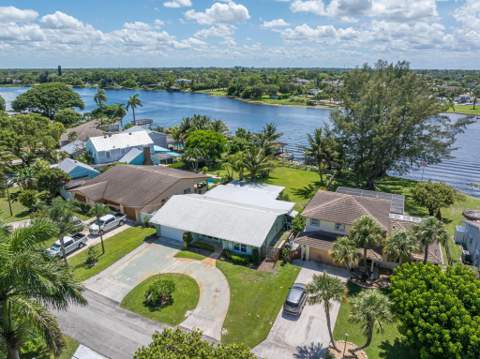 6563 Paul Mar Drive, Lake Worth FL - photo 8 of 89