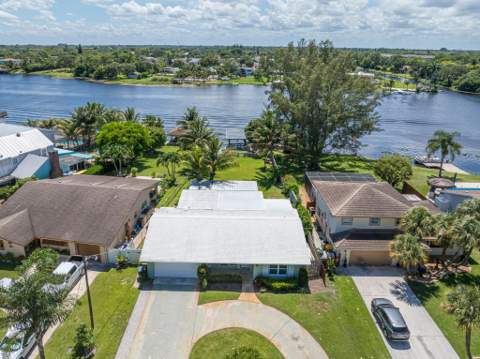 6563 Paul Mar Drive, Lake Worth FL - photo 9 of 89