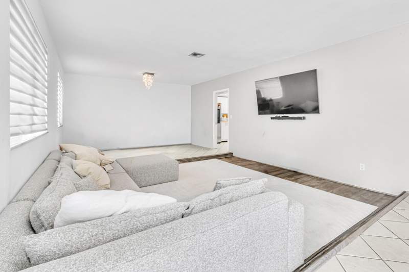 3 bedroom Single Family Residence at 2200 N 47th Avenue, Hollywood Hills Amen Plat, Hollywood — photo 2
