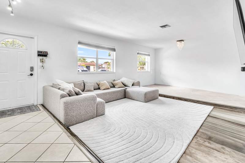 3 bedroom Single Family Residence at 2200 N 47th Avenue, Hollywood Hills Amen Plat, Hollywood — photo 3