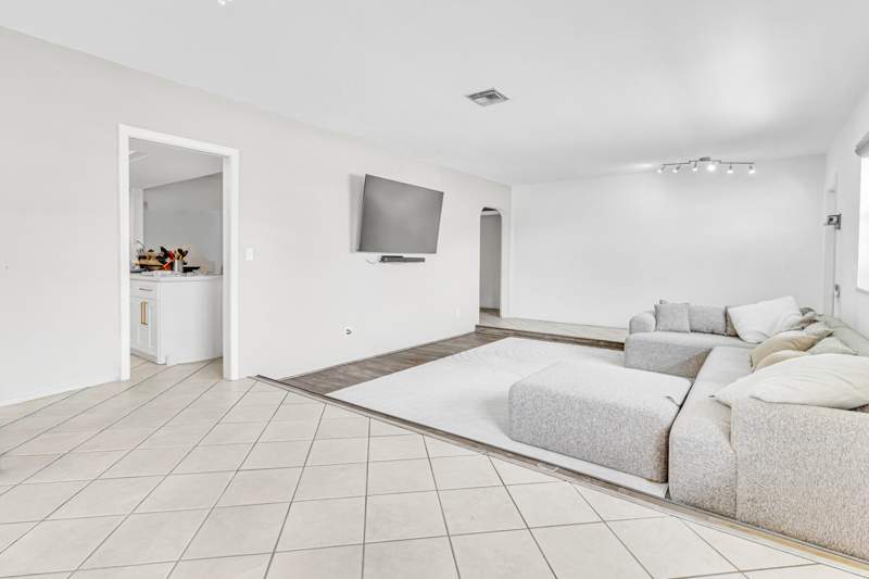 3 bedroom Single Family Residence at 2200 N 47th Avenue, Hollywood Hills Amen Plat, Hollywood — photo 4