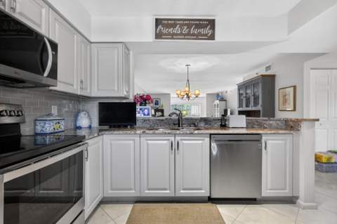 5906 Crystal Shores Drive #208, Boynton Beach FL - photo 8 of 65