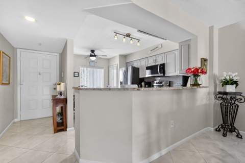 5906 Crystal Shores Drive #208, Boynton Beach FL - photo 7 of 65