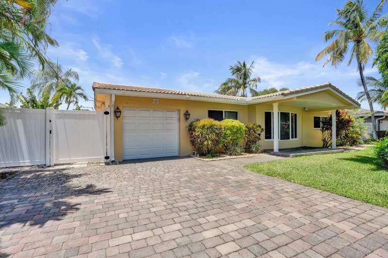 4 bedroom Single Family Residence at 2265 SE 12th Street, Pompano Shores Sec, Pompano Beach — photo 2
