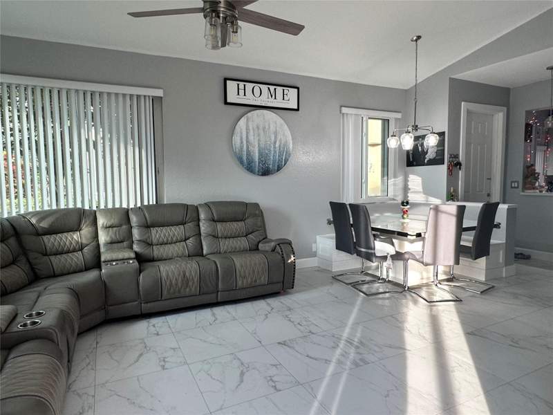 3 bedroom Townhouse at 1102 SW 158th Avenue, Hollywood Lakes Country Club And, Pembroke Pines — photo 5