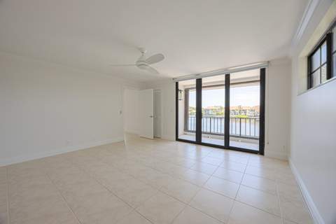 801 Palm Trail #9, Delray Beach FL - photo 17 of 35