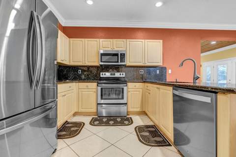8020 NW 70th Avenue, Parkland FL - photo 12 of 26