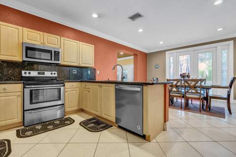 8020 NW 70th Avenue, Parkland FL - photo 13 of 26
